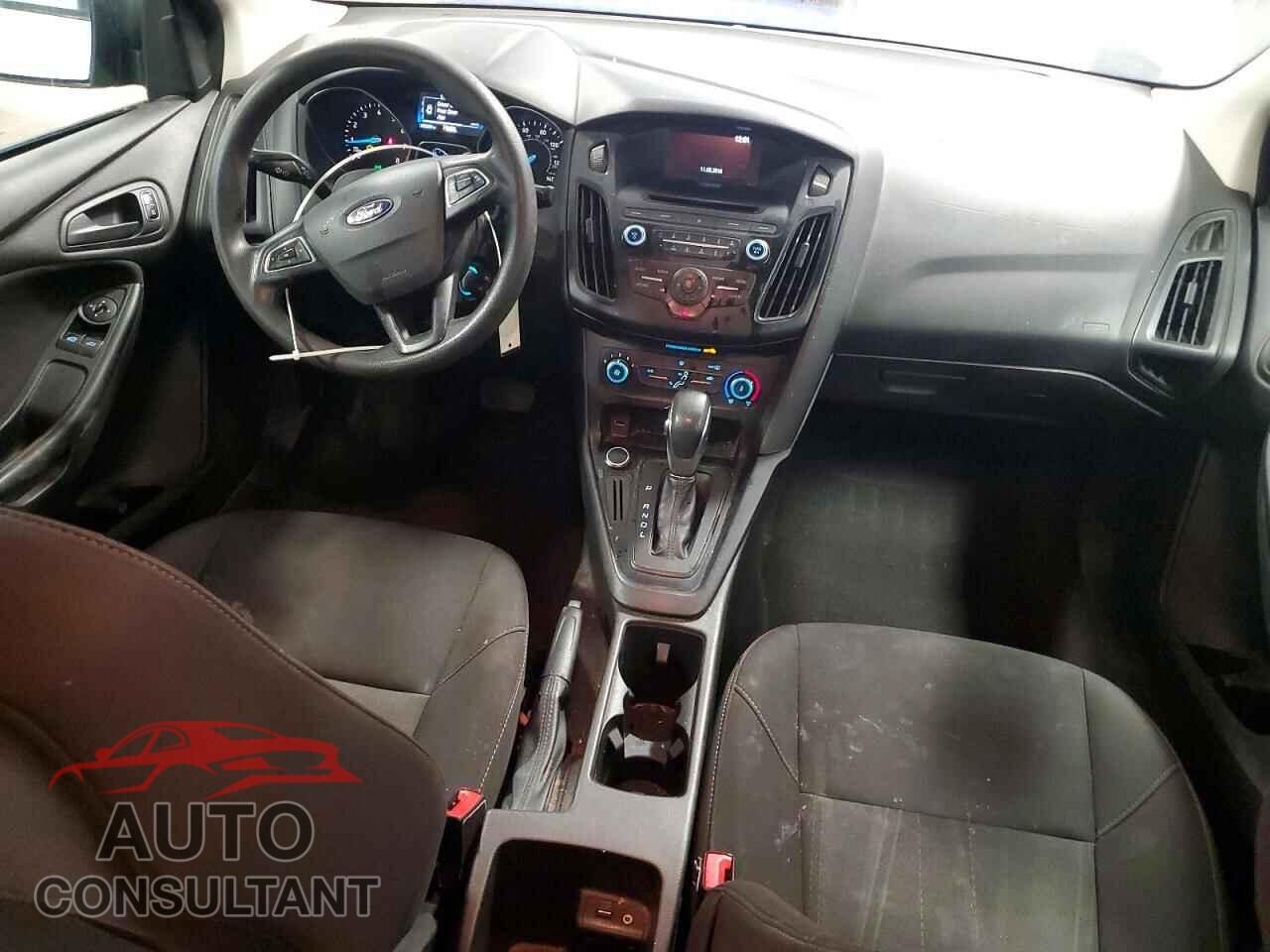 FORD FOCUS 2017 - 1FADP3E23HL210973