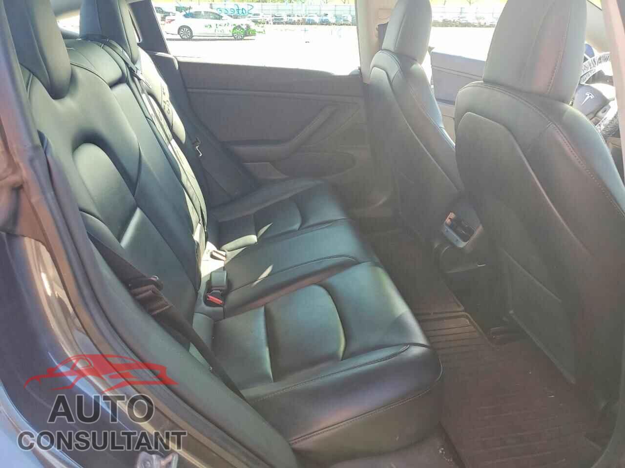TESLA MODEL 3 2019 - 5YJ3E1EA4KF400203