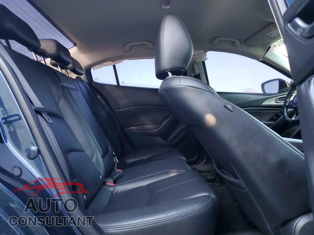 MAZDA 3 2018 - 3MZBN1V3XJM227890