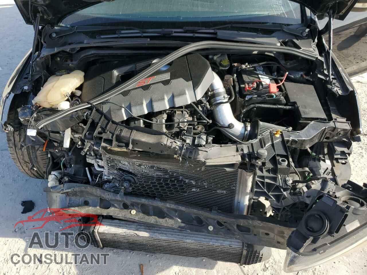 FORD FOCUS 2016 - 1FADP3L9XGL211004