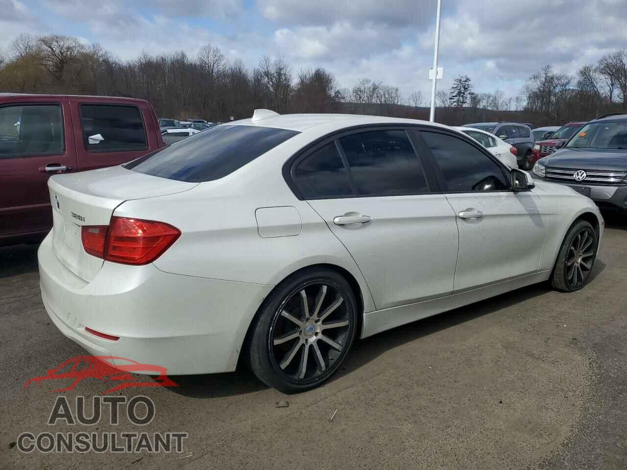 BMW 3 SERIES 2013 - WBA3B3C51DF537721