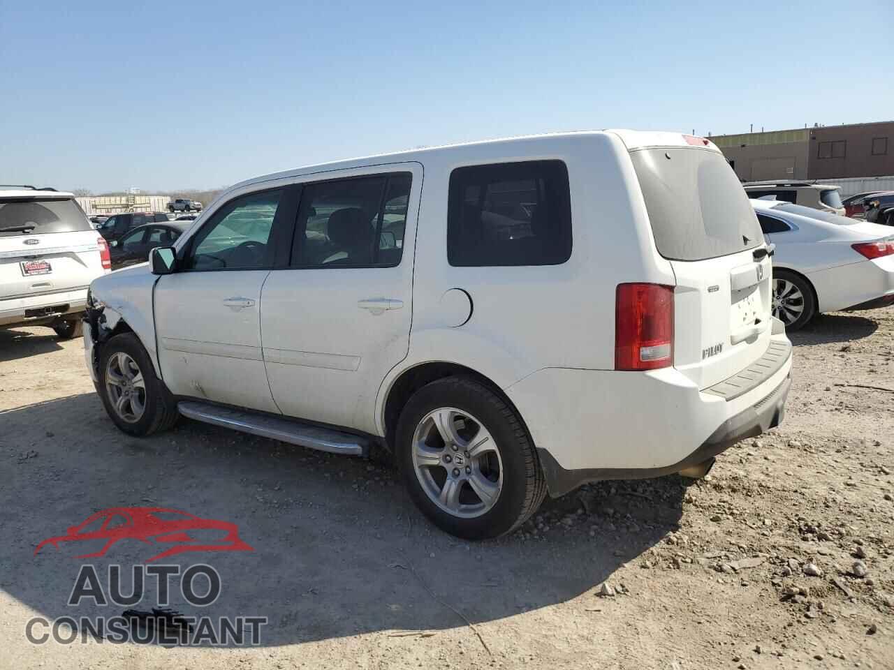 HONDA PILOT 2015 - 5FNYF4H51FB002942