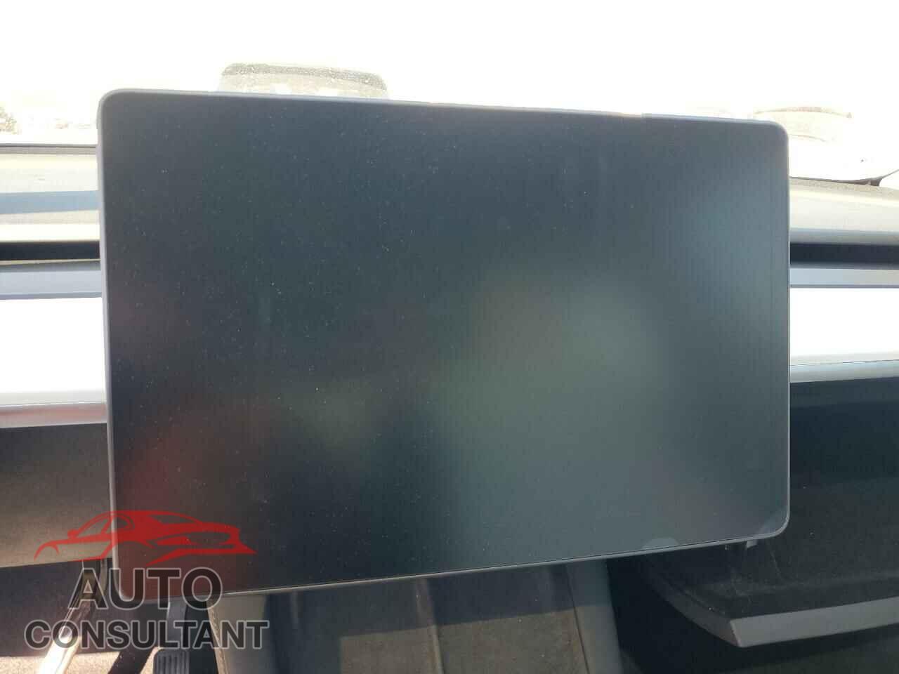 TESLA MODEL Y 2021 - 5YJYGDEE8MF294720