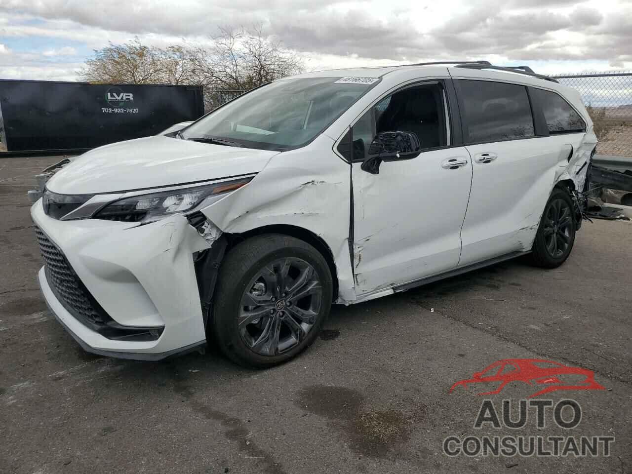 TOYOTA SIENNA 2024 - 5TDCRKEC0RS213915