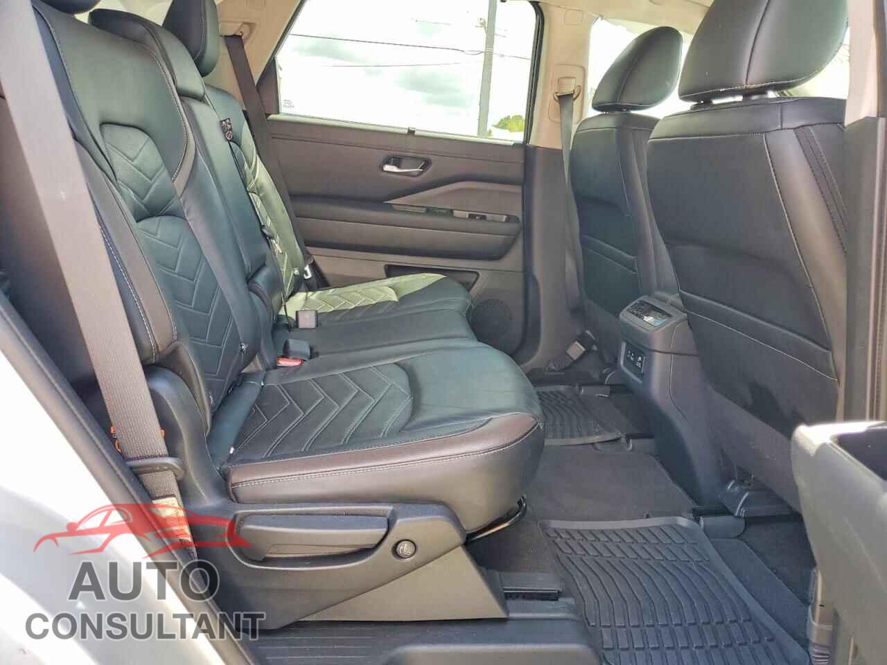 NISSAN PATHFINDER 2023 - 5N1DR3DG6PC208226