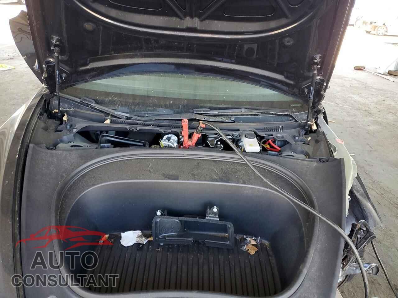 TESLA MODEL 3 2025 - 5YJ3E1EA3SF894232