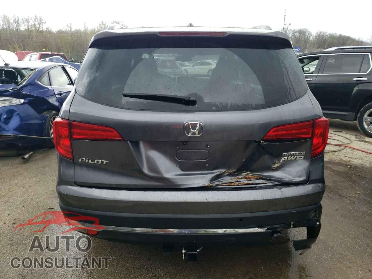 HONDA PILOT 2017 - 5FNYF6H99HB040579