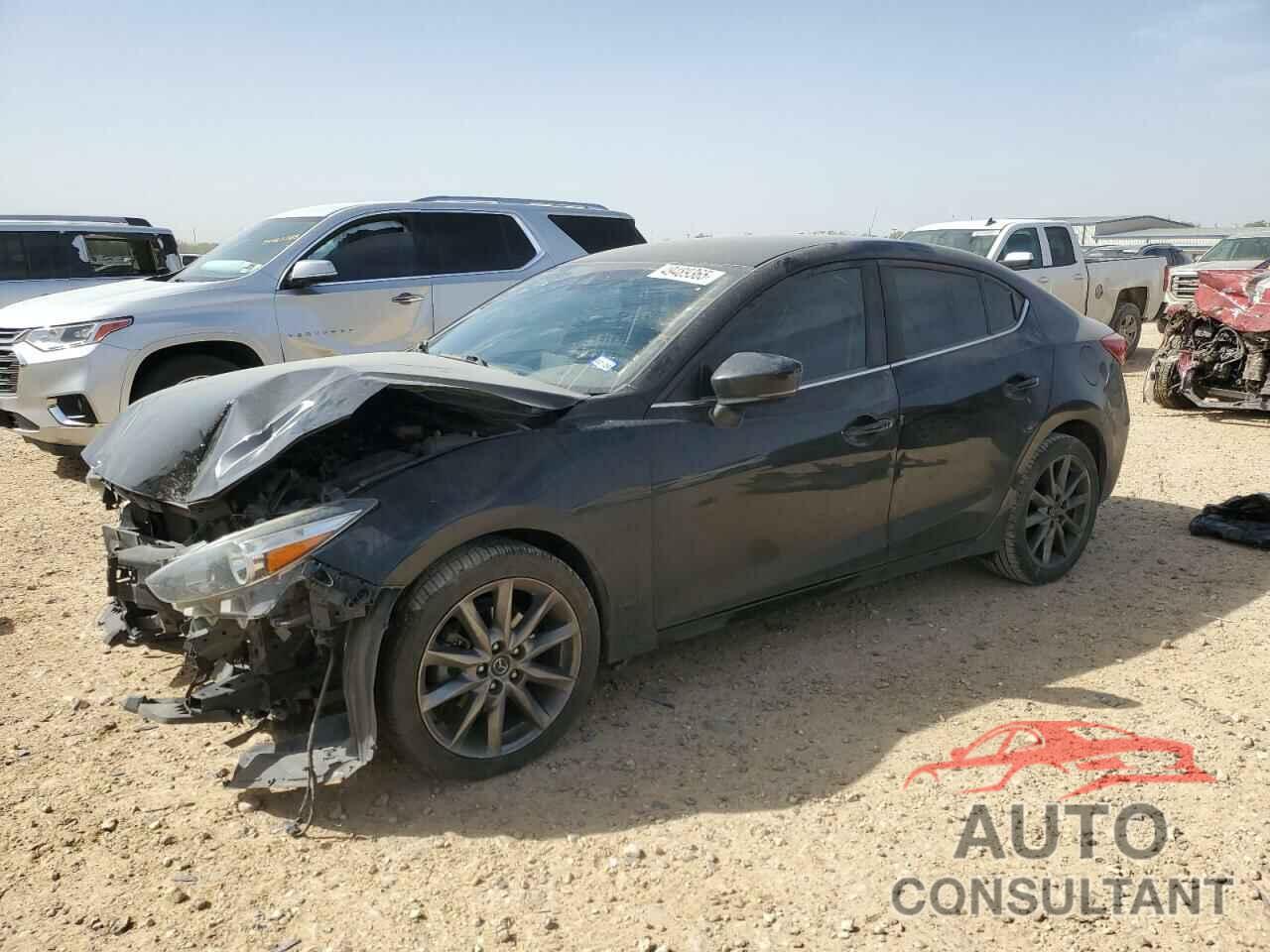MAZDA 3 2018 - 3MZBN1V39JM187110