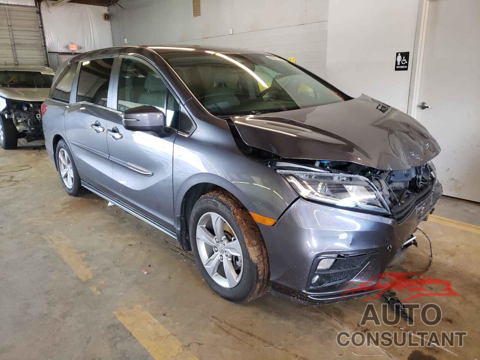 HONDA ODYSSEY 2018 - 5FNRL6H73JB018546