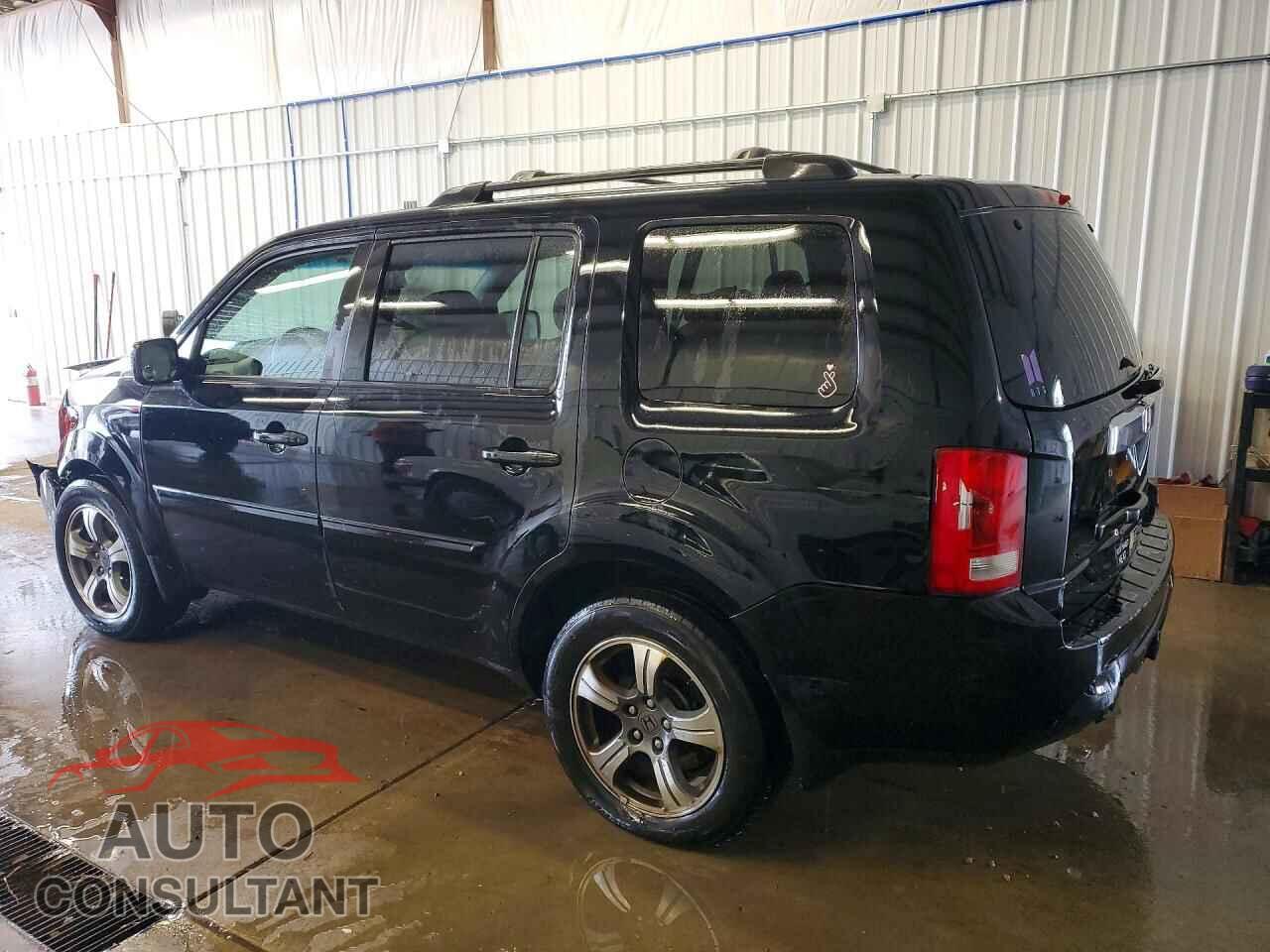 HONDA PILOT 2015 - 5FNYF4H3XFB048123