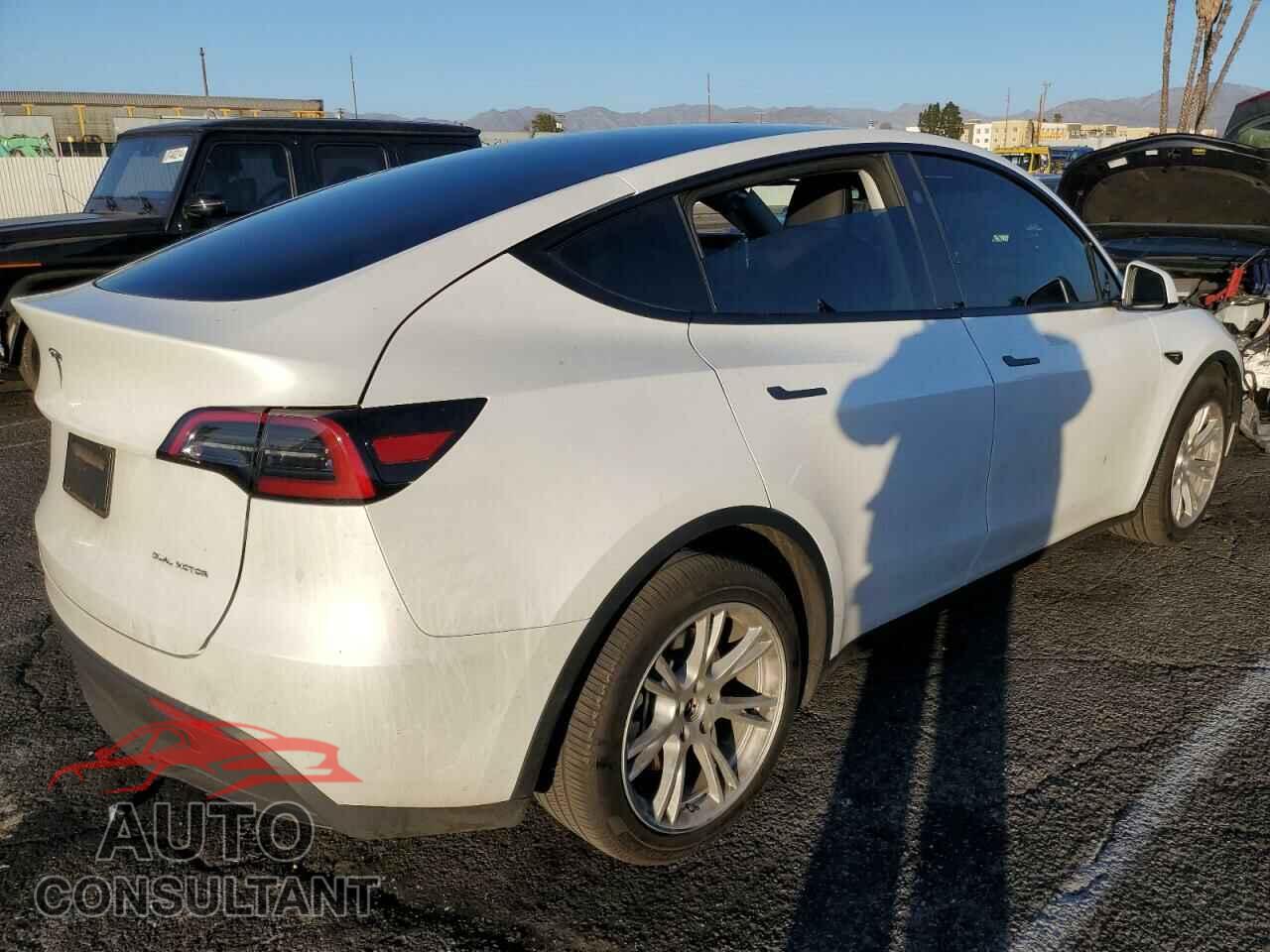 TESLA MODEL Y 2023 - 7SAYGDEE2PA144882