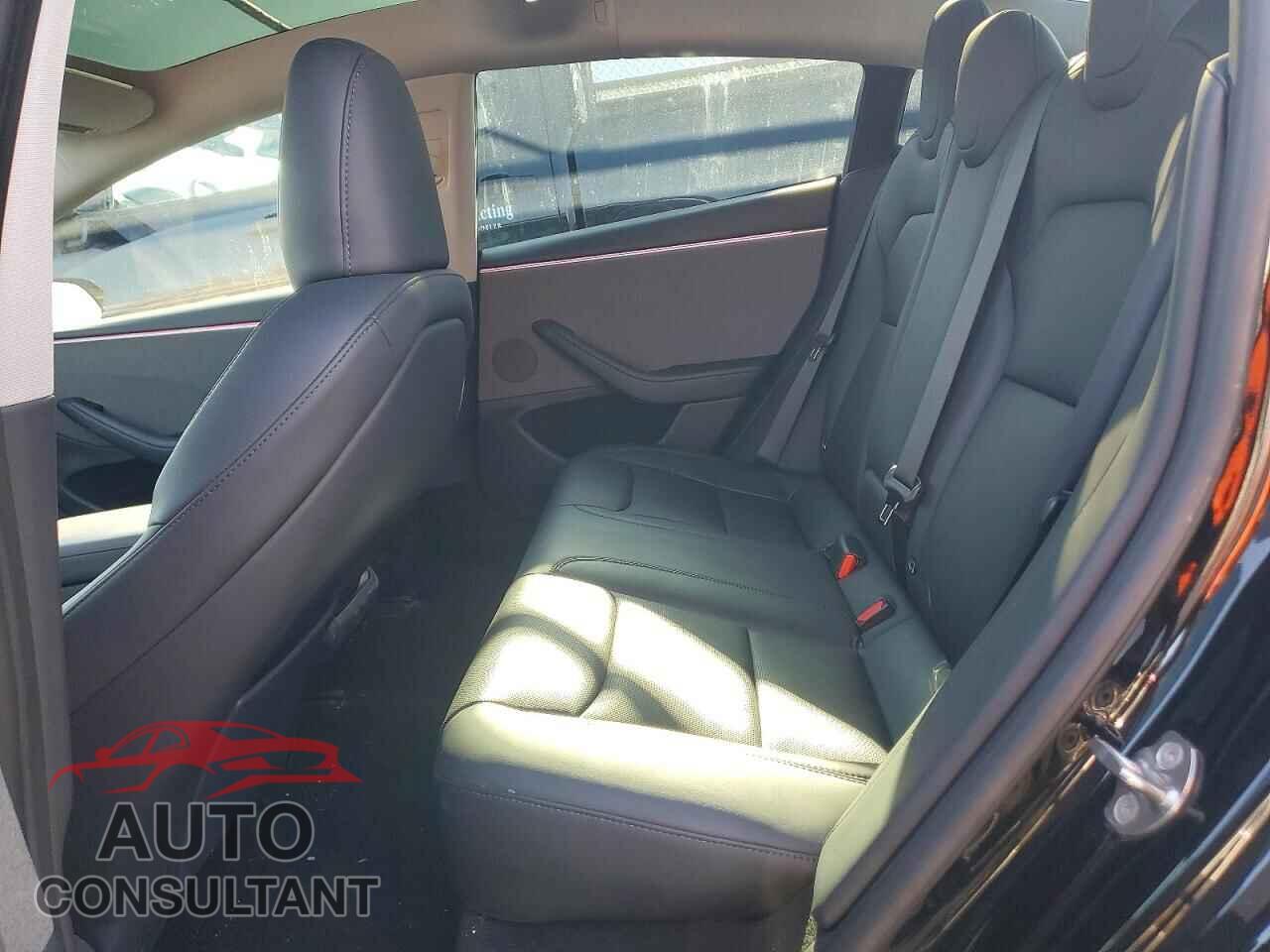 TESLA MODEL 3 2024 - 5YJ3E1EA5RF825276