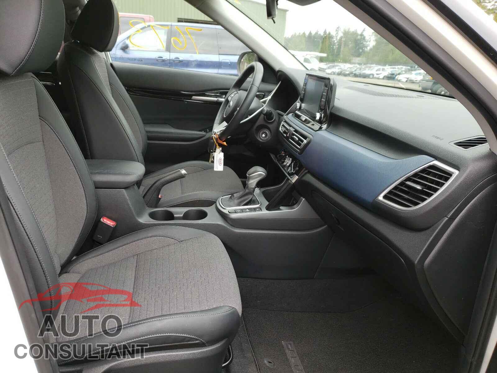 KIA SELTOS 2021 - KNDEUCAAXM7092847