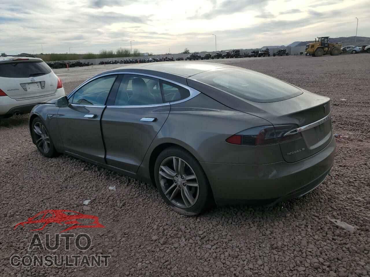 TESLA MODEL S 2015 - 5YJSA1E26FF107912