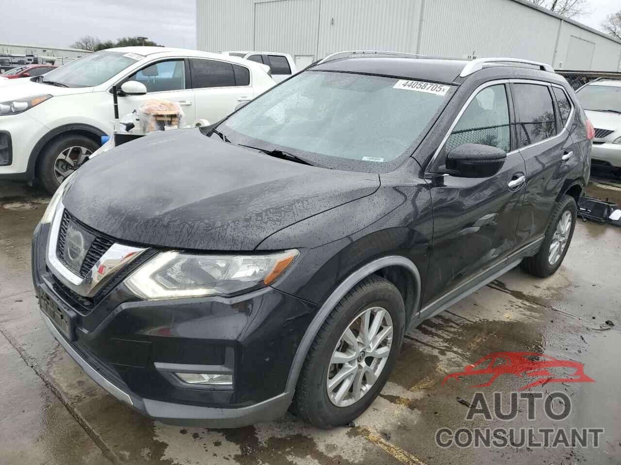 NISSAN ROGUE 2017 - KNMAT2MT0HP614268