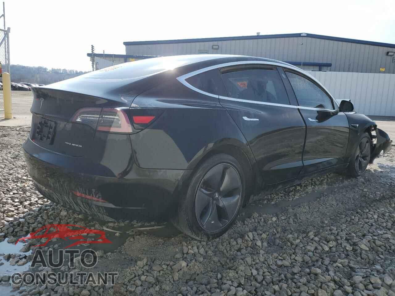 TESLA MODEL 3 2019 - 5YJ3E1EB2KF197143