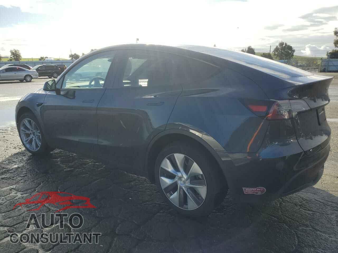 TESLA MODEL Y 2024 - 7SAYGDEE6RF076608