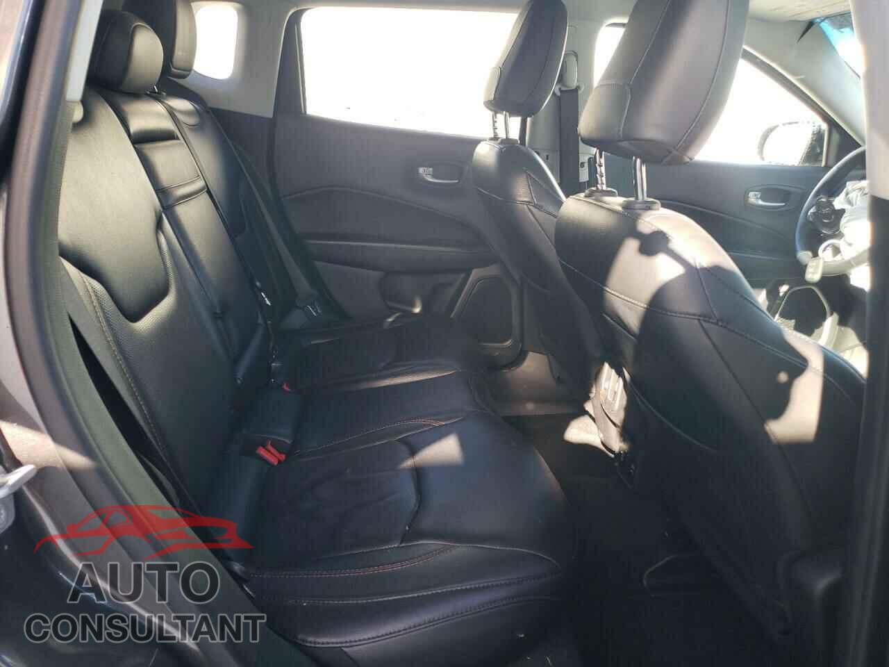 JEEP COMPASS 2018 - 3C4NJDCB8JT456310