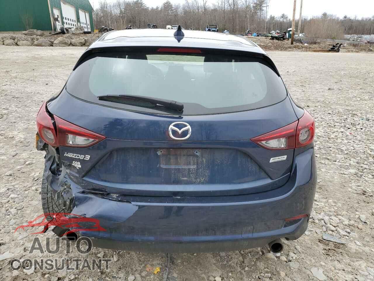 MAZDA 3 2018 - 3MZBN1L38JM262995