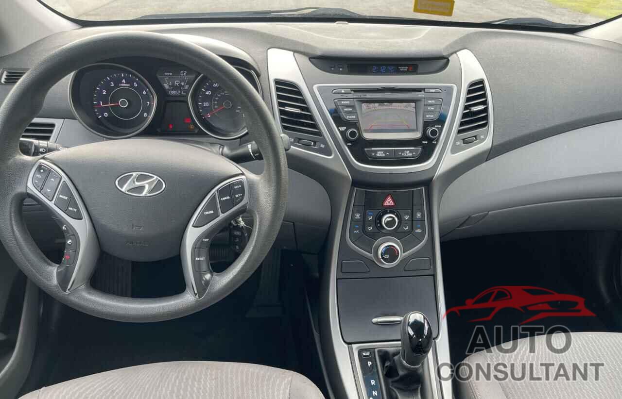 HYUNDAI ELANTRA 2016 - 5NPDH4AE6GH662335