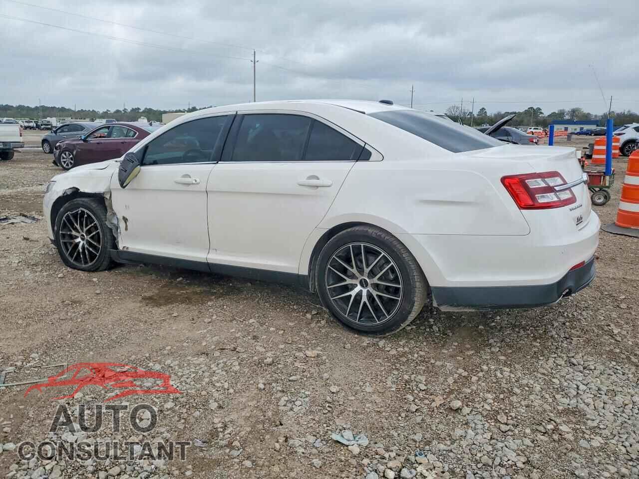 FORD TAURUS 2017 - 1FAHP2F84HG128936
