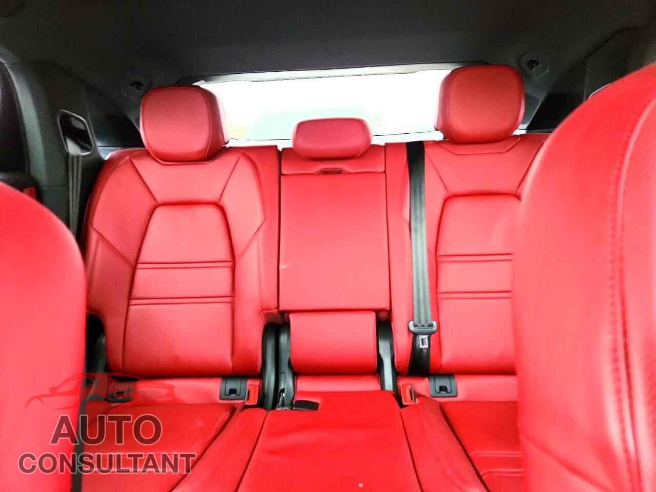 PORSCHE CAYENNE 2020 - WP1BA2AY7LDA48113