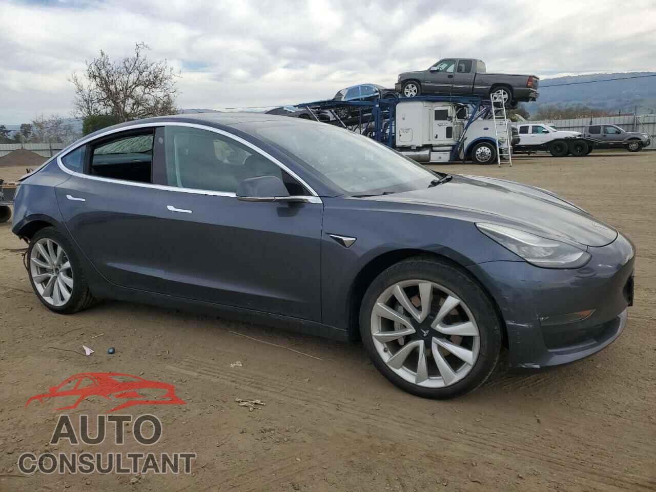 TESLA MODEL 3 2018 - 5YJ3E1EA5JF017675