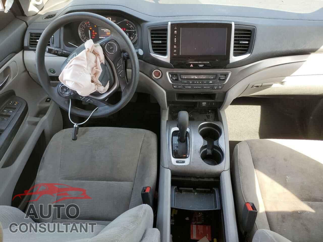 HONDA PILOT 2017 - 5FNYF5H38HB021219