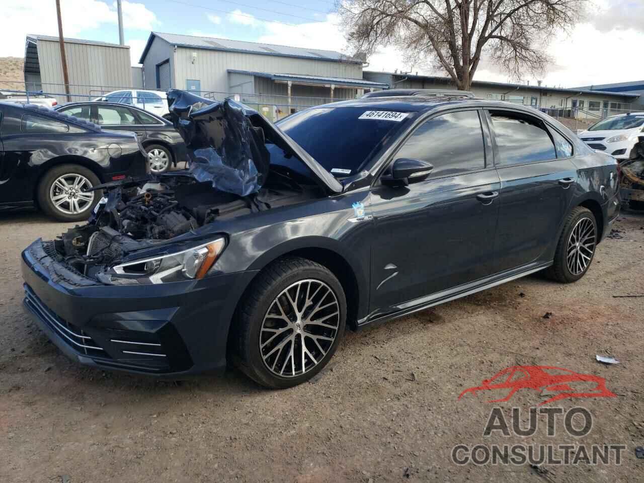 VOLKSWAGEN PASSAT 2018 - 1VWAA7A31JC009032