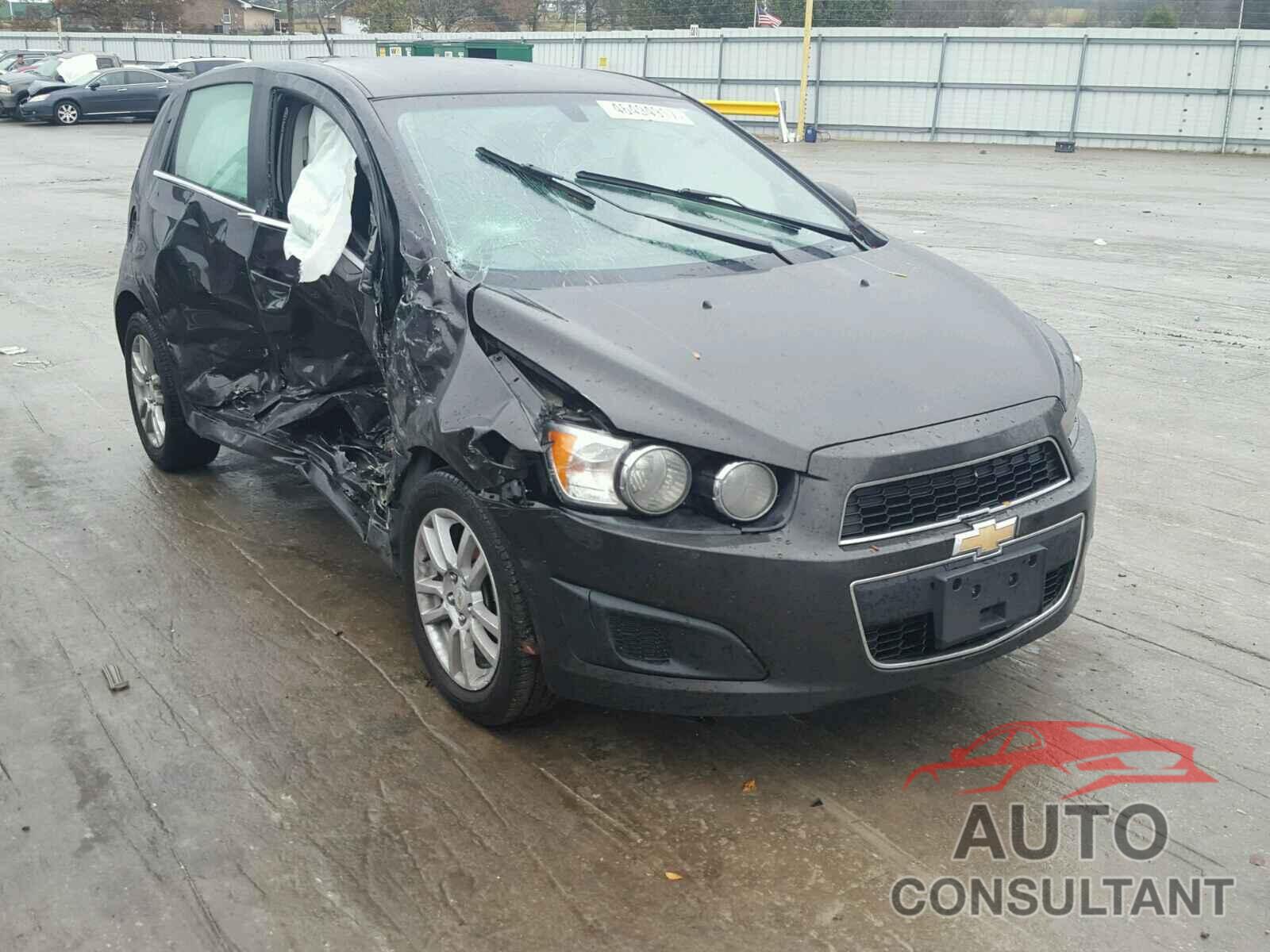 CHEVROLET SONIC 2015 - 1G1JC6SH9F4167243