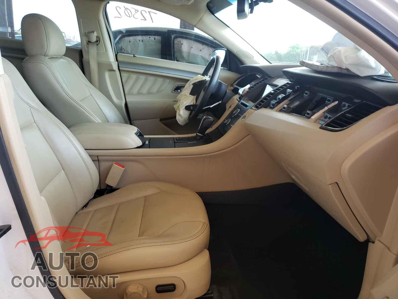 FORD TAURUS 2017 - 1FAHP2E86HG122203