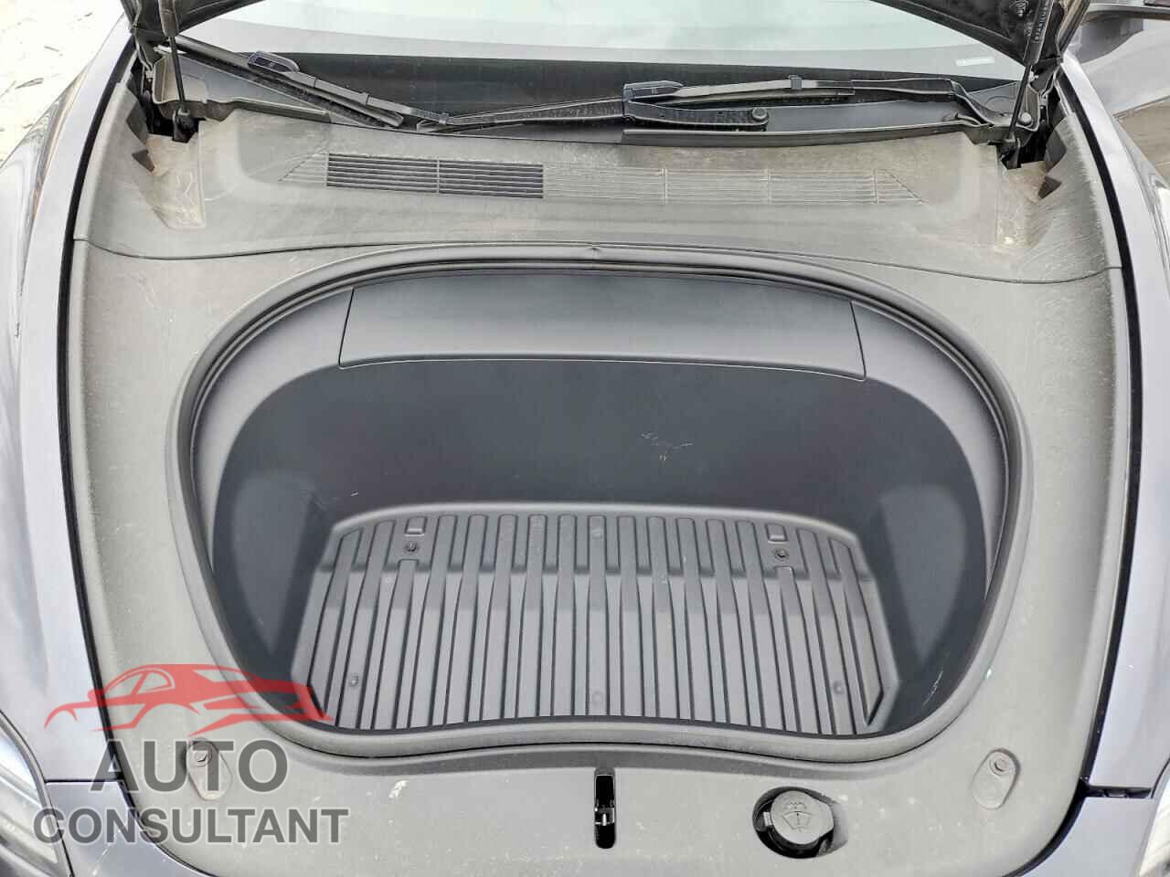 TESLA MODEL 3 2024 - 5YJ3E1EA3RF773548