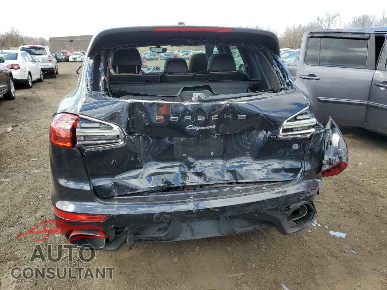 PORSCHE CAYENNE 2018 - WP1AA2A24JKA00620