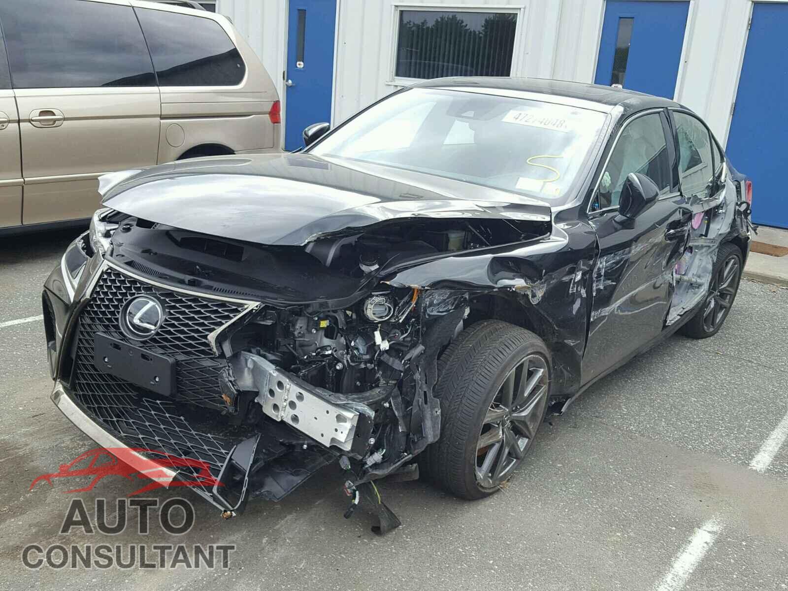LEXUS IS 2018 - JTHC81D24J5031701
