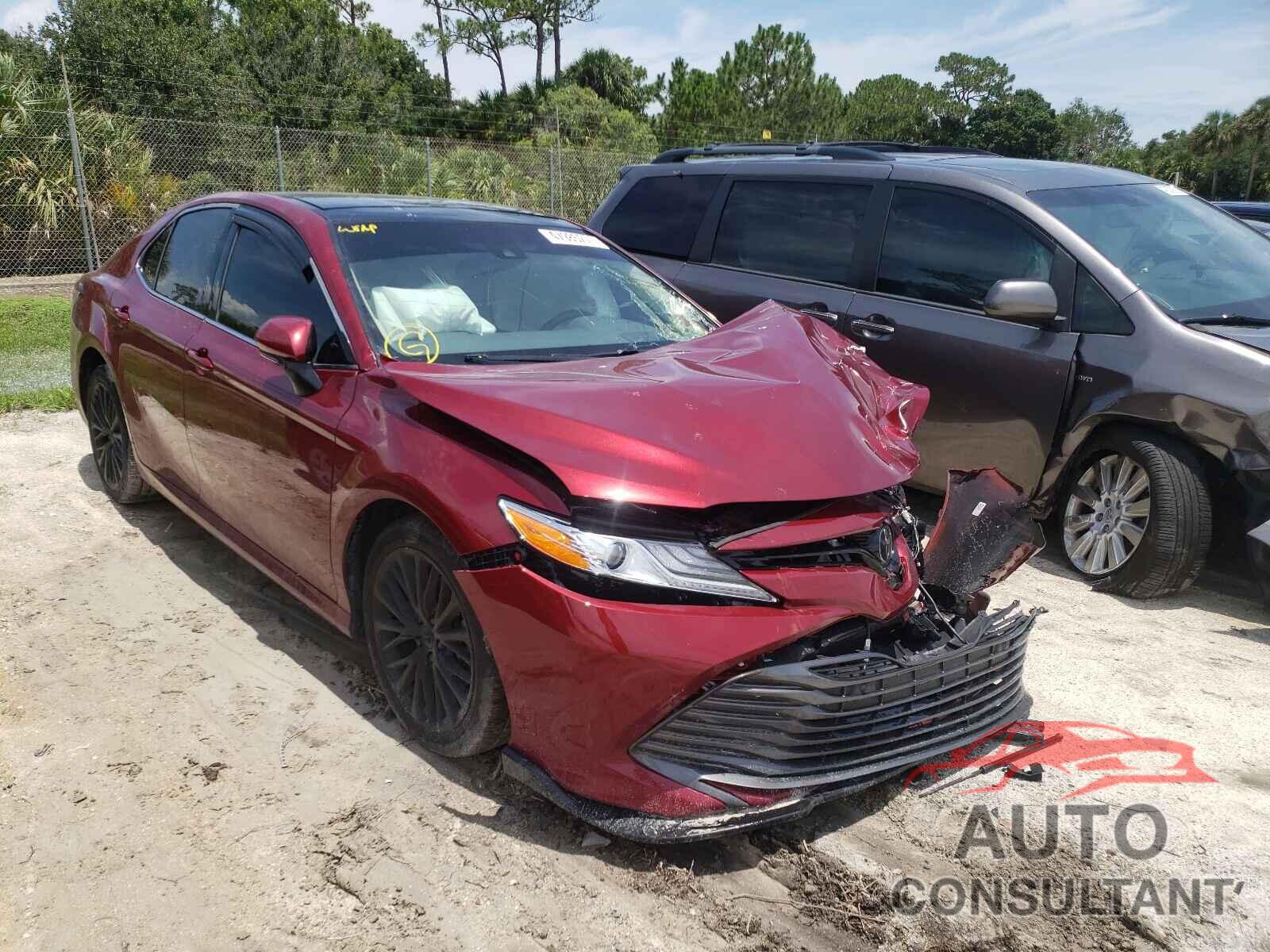 TOYOTA CAMRY 2018 - 4T1B11HK1JU551383