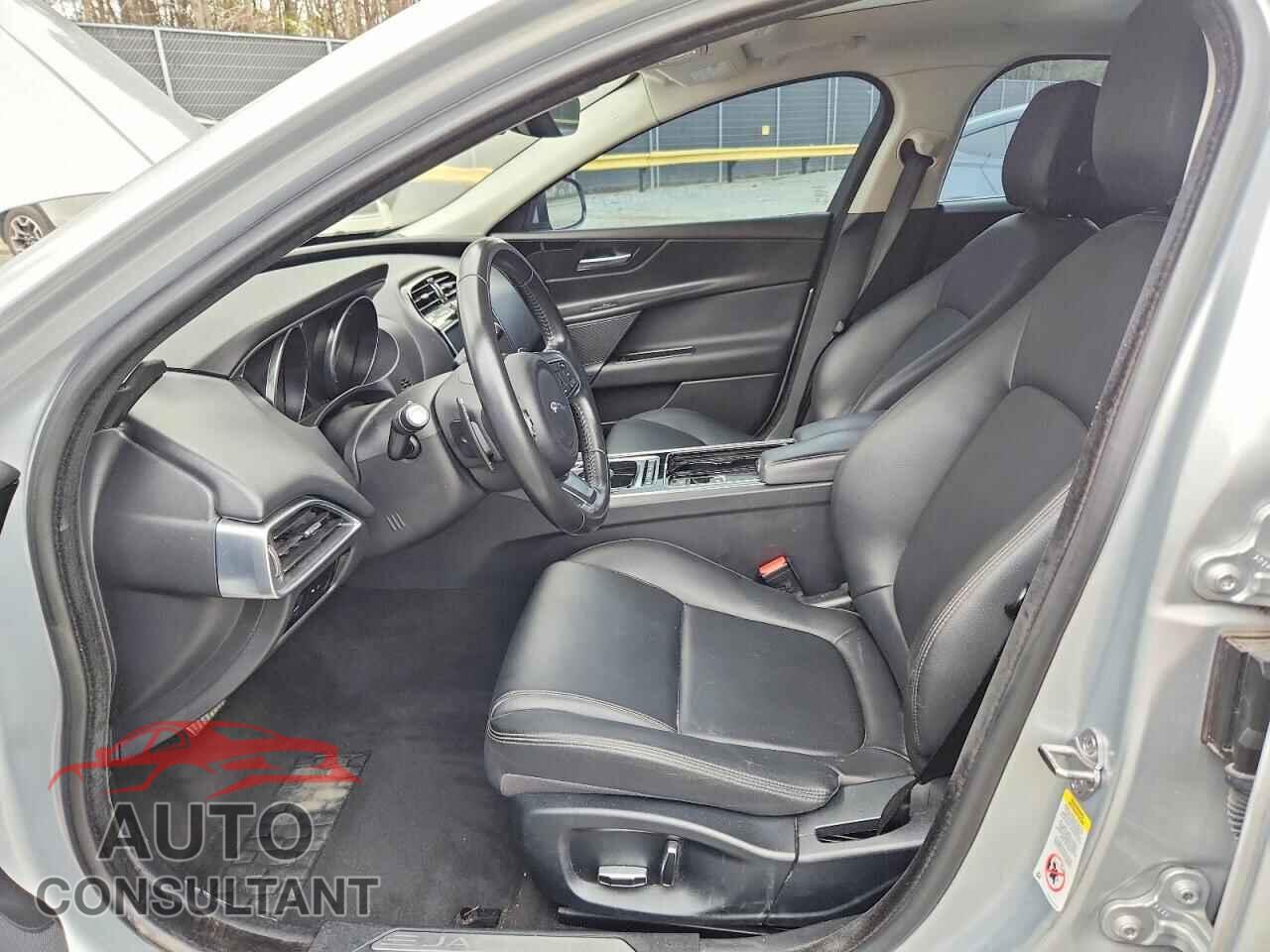 JAGUAR XE 2019 - SAJAR4FX3KCP48251