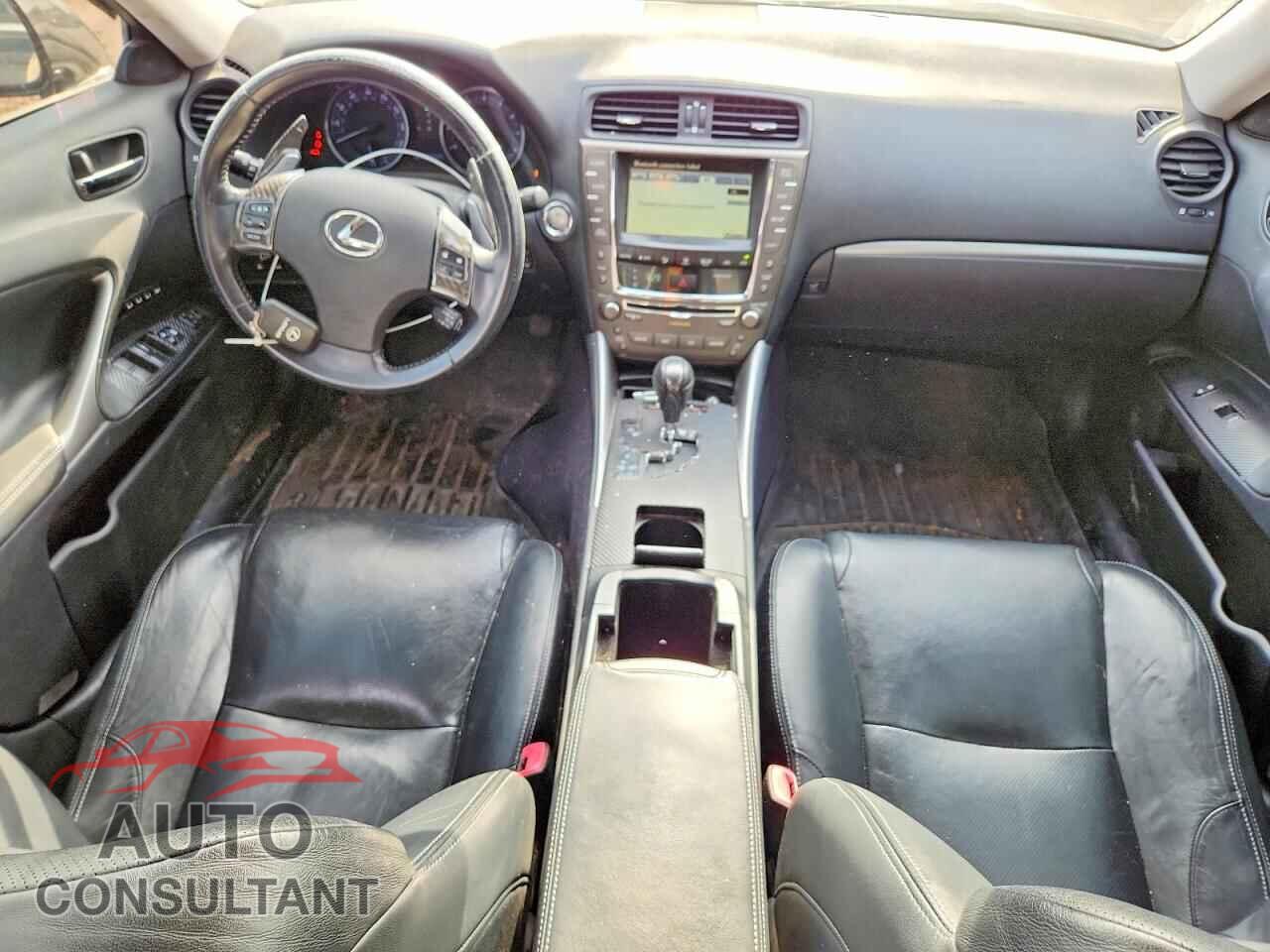 LEXUS IS 2011 - JTHCF5C2XB2035205