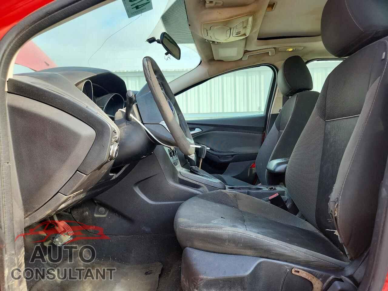FORD FOCUS 2014 - 1FADP3F28EL200272