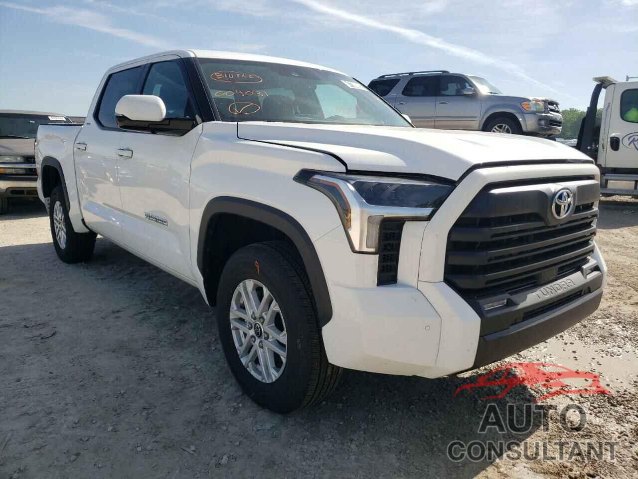 TOYOTA TUNDRA 2022 - 5TFLA5DB5NX004031