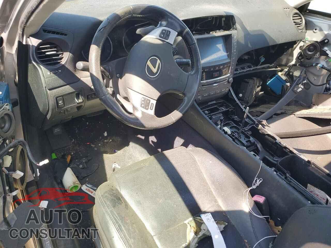 LEXUS IS 2011 - JTHCF5C24B5047445