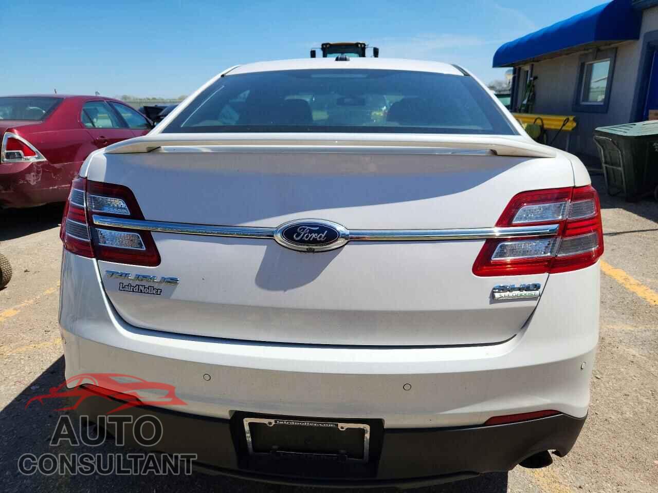 FORD TAURUS 2019 - 1FAHP2KT3KG116441