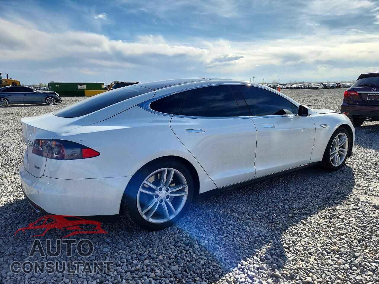 TESLA MODEL S 2013 - 5YJSA1CP8DFP26930