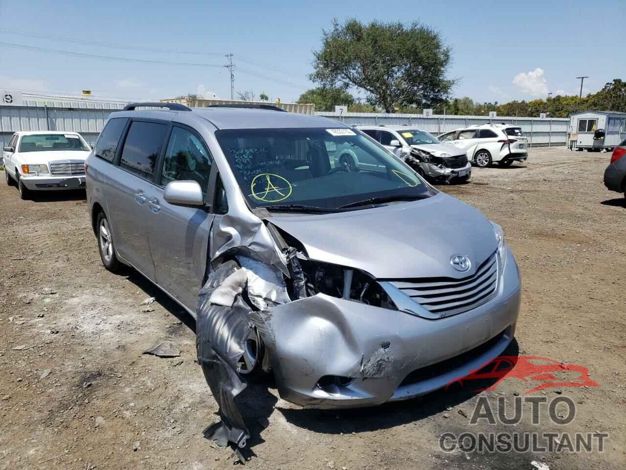 TOYOTA SIENNA 2017 - 5TDKZ3DC8HS788295