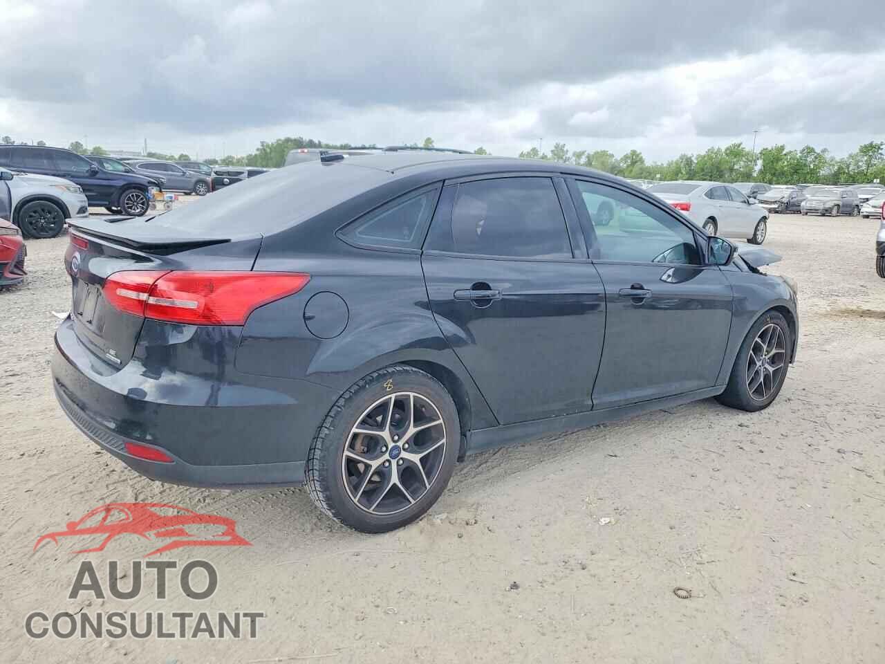 FORD FOCUS 2015 - 1FADP3F26FL228105