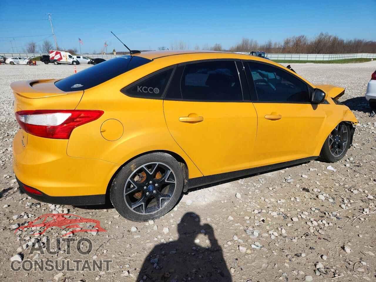 FORD FOCUS 2012 - 1FAHP3F23CL427884