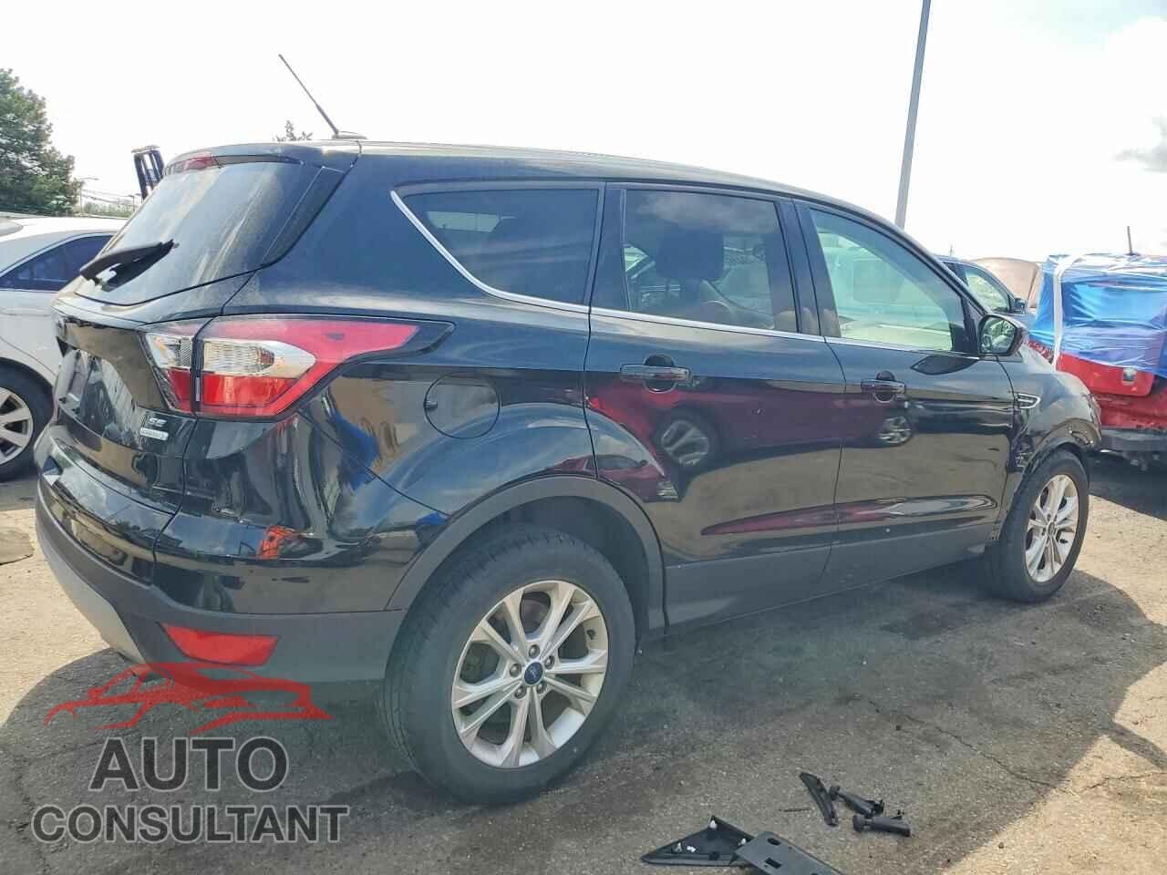 FORD ESCAPE 2017 - 1FMCU0GD9HUC21865