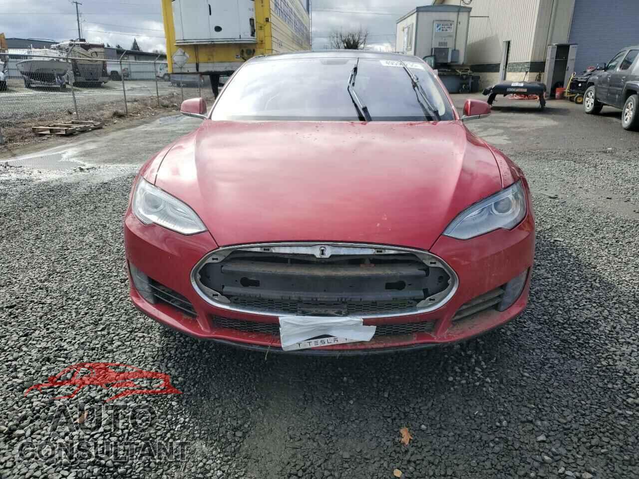 TESLA MODEL S 2013 - 5YJSA1CN9DFP19743