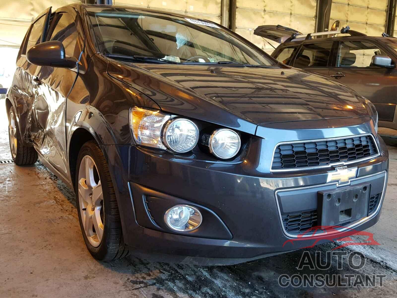 CHEVROLET SONIC 2015 - 1G1JE6SB9F4208735