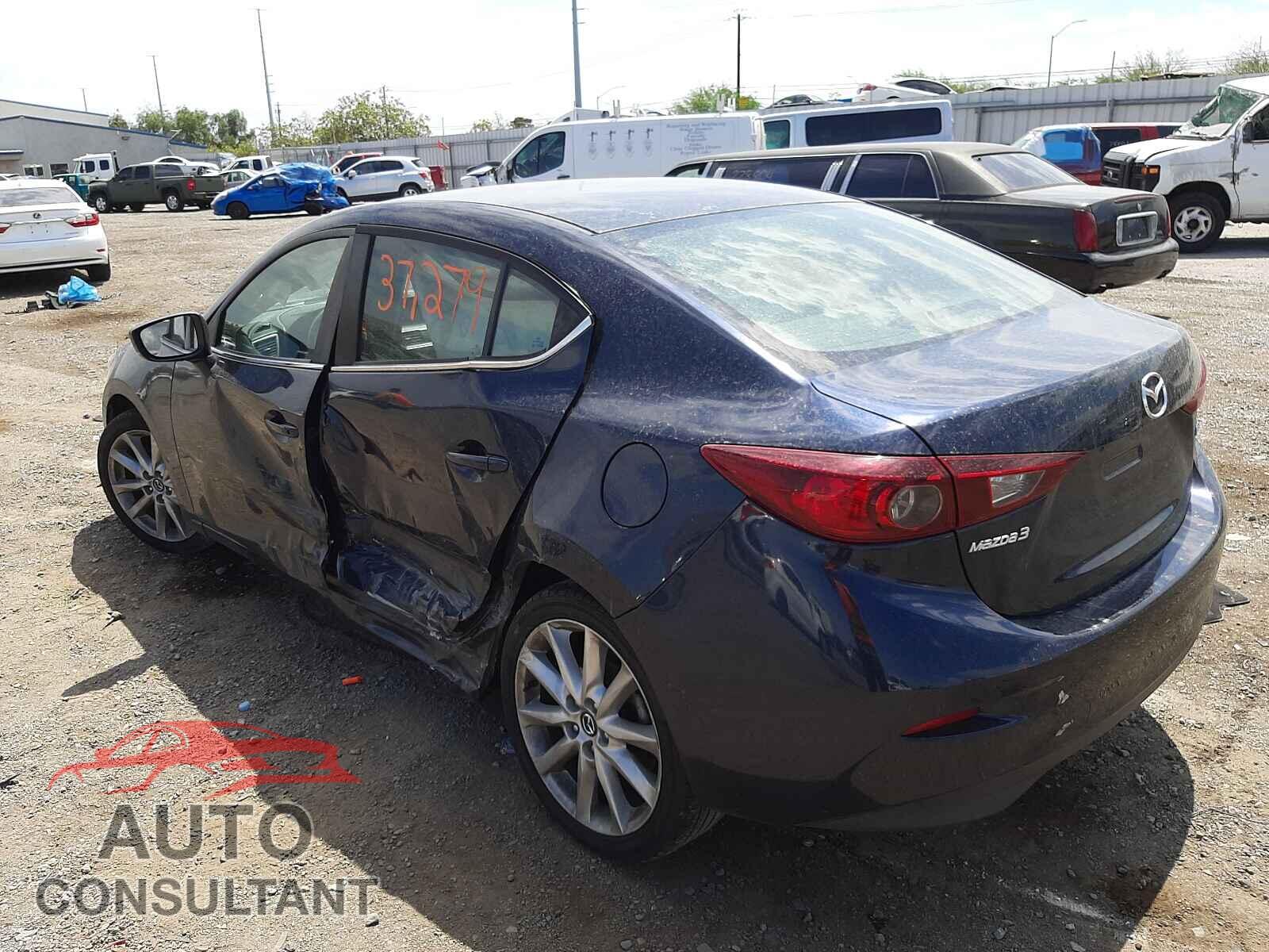 MAZDA 3 2017 - 3MZBN1V75HM137396