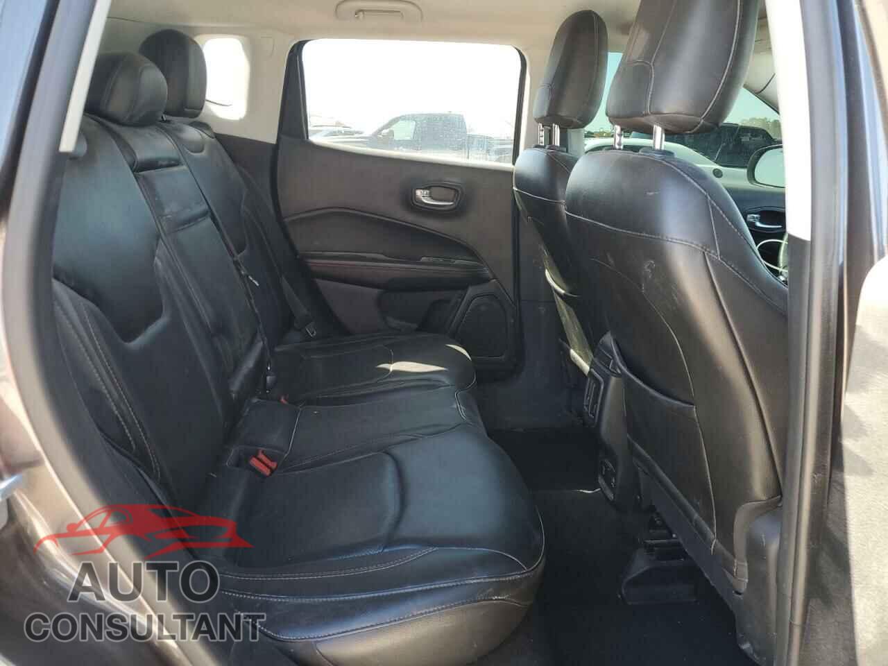 JEEP COMPASS 2018 - 3C4NJDCB2JT354209